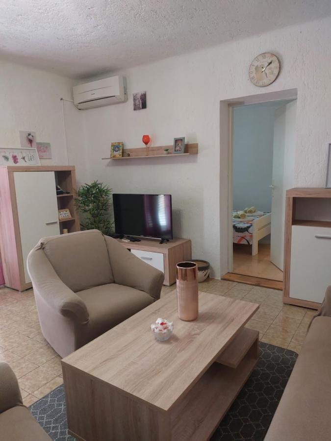 Apartman Vera ツレス エクステリア 写真