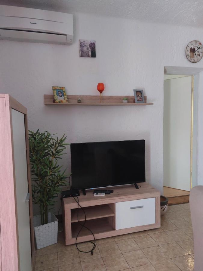 Apartman Vera ツレス エクステリア 写真